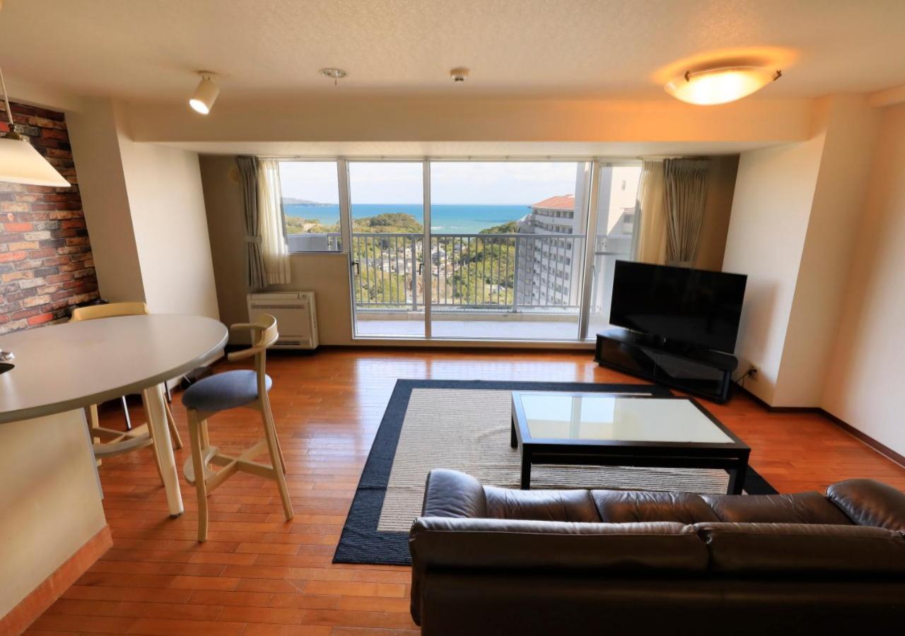 Katsuura Hilltop Hotel & Residence Екстериор снимка