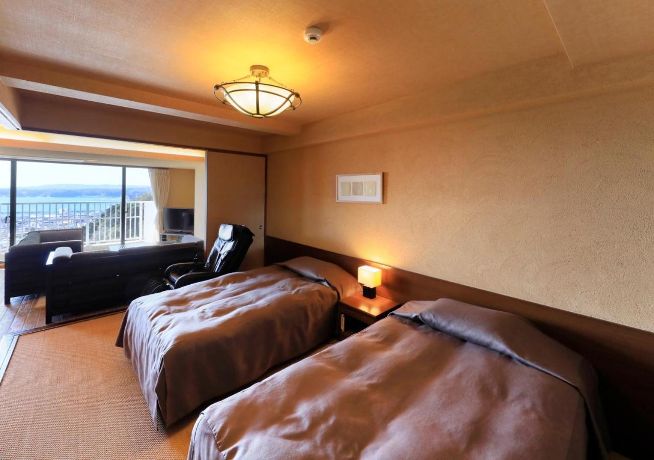 Katsuura Hilltop Hotel & Residence Екстериор снимка